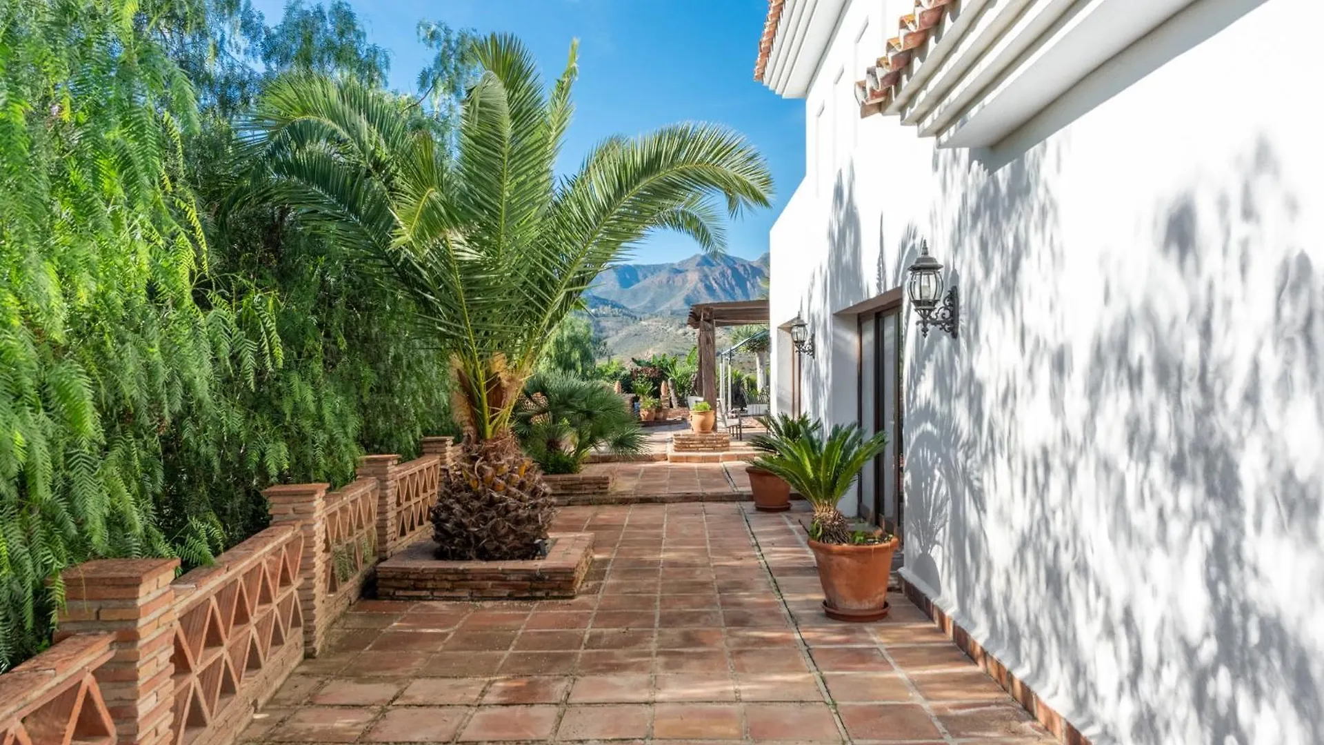 Chalet Gorgeous Spanish Chalet, Pool And Views