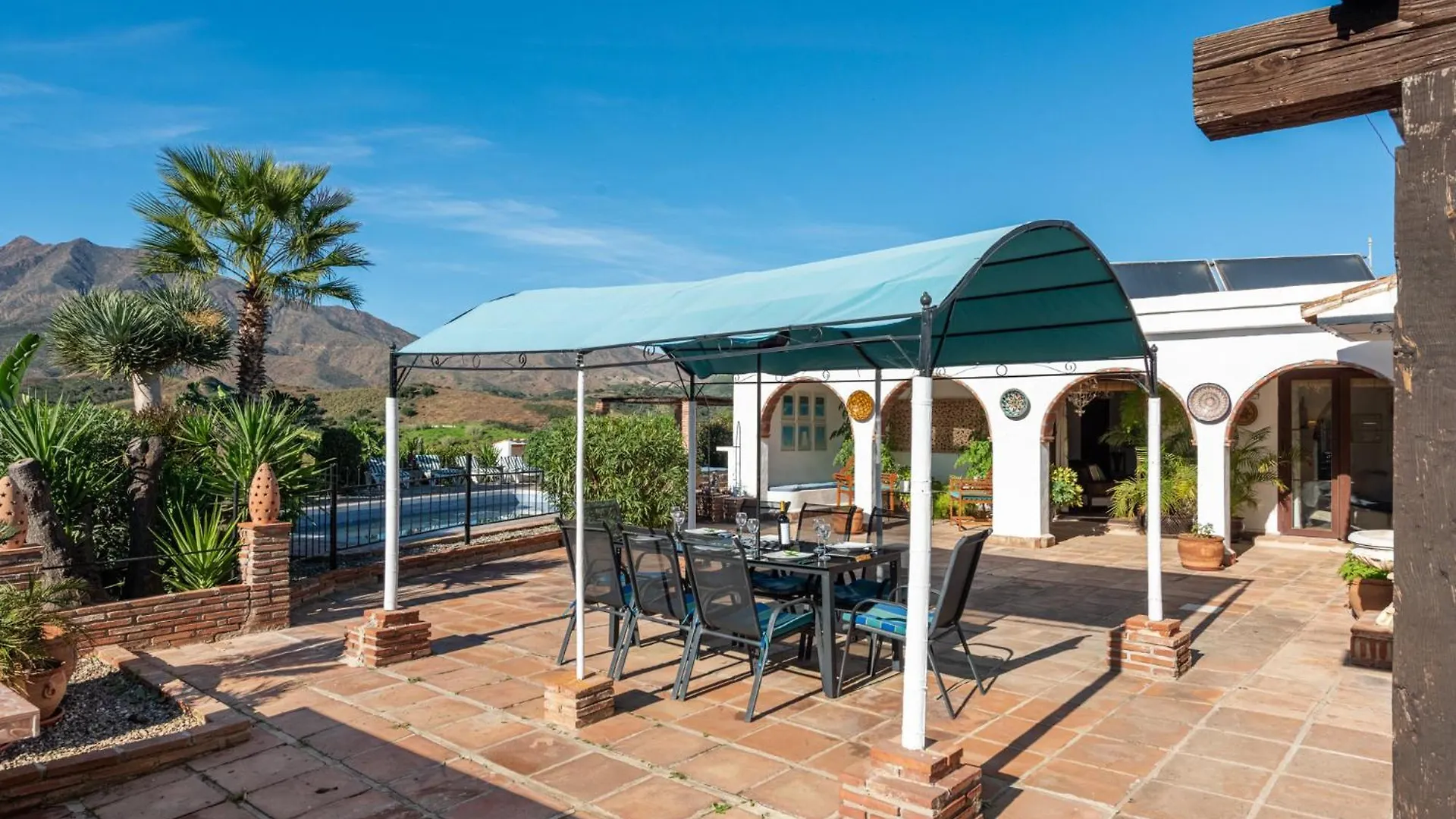 Gorgeous Spanish Chalet, Pool And Views 马拉加