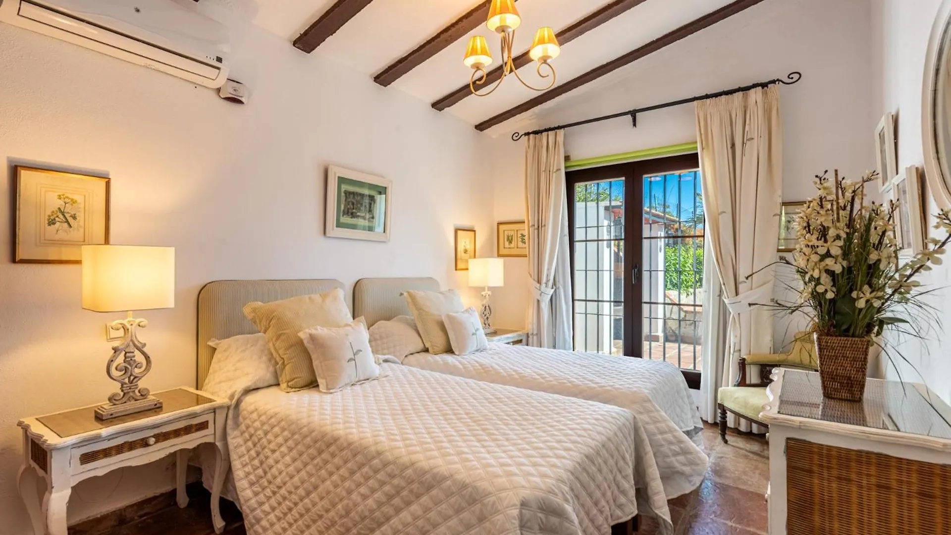 Gorgeous Spanish Chalet, Pool And Views 0*, 马拉加