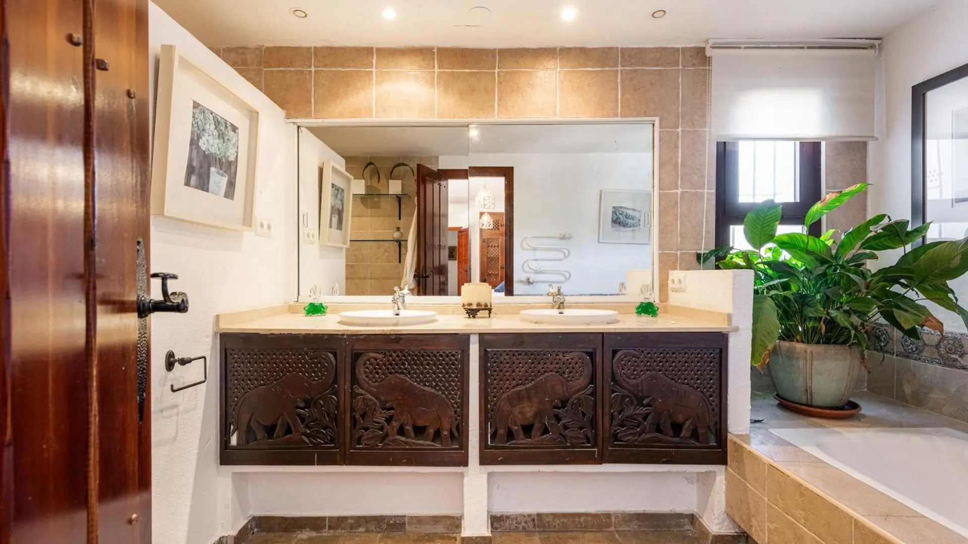 木屋 Gorgeous Spanish Chalet, Pool And Views 西班牙
